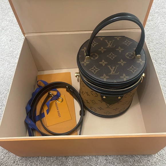 Authentic Louis Vuitton Bucket- Cannes - Picture 11 of 15